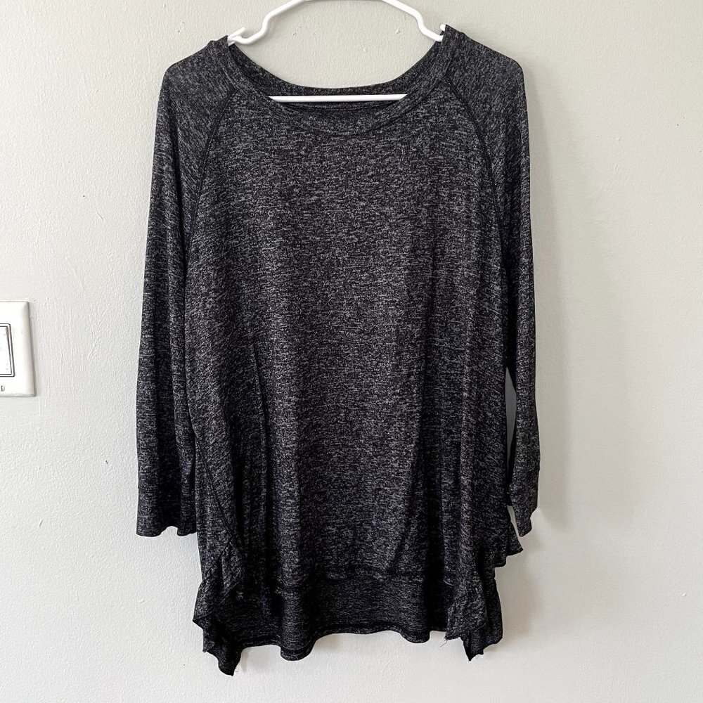 Gray long sleeved peppered sweater casual comfortable soft top women size M